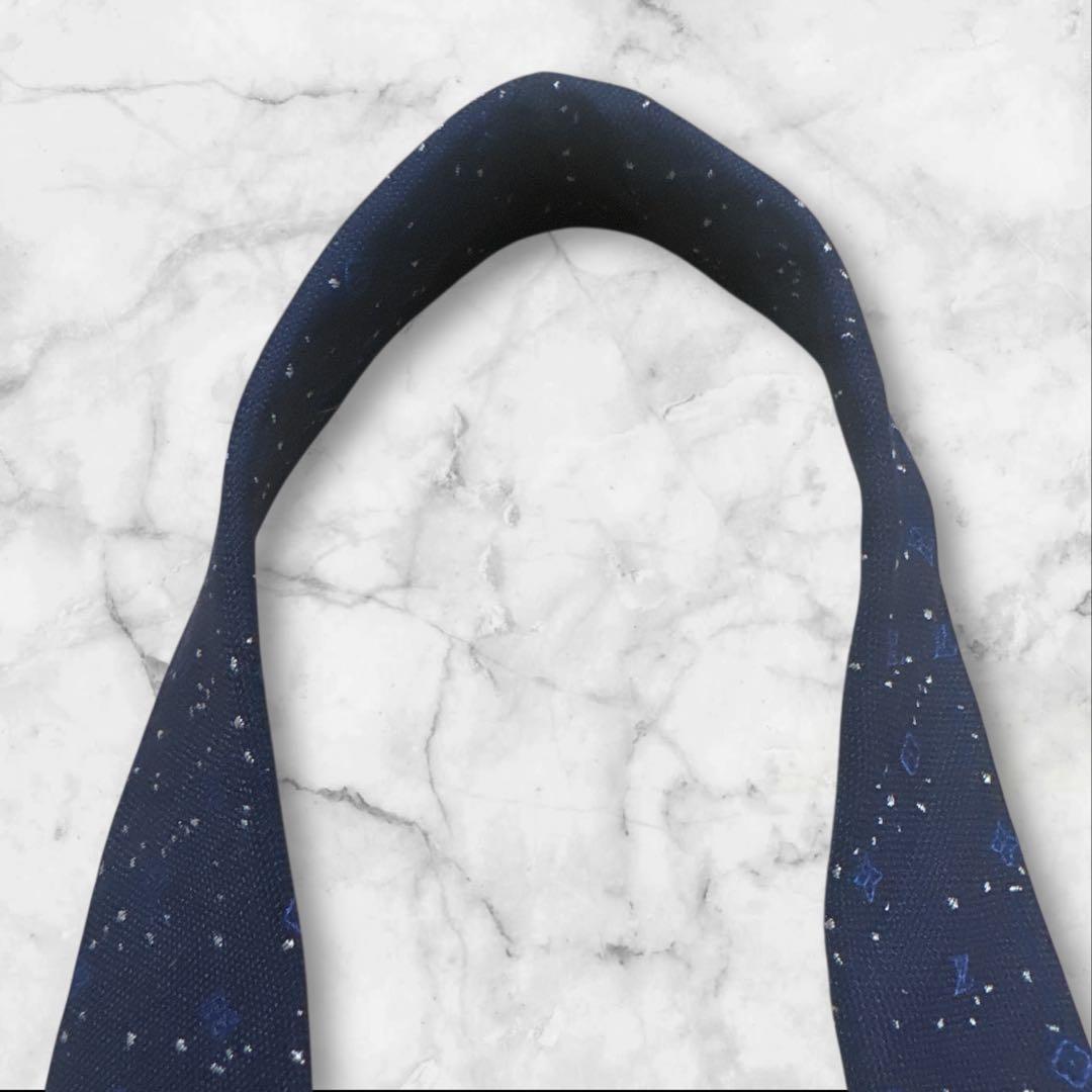 【未使用に近い】ルイヴィトン　ネクタイ　刺繍　ロゴ　モノグラム　ネイビー　肉厚