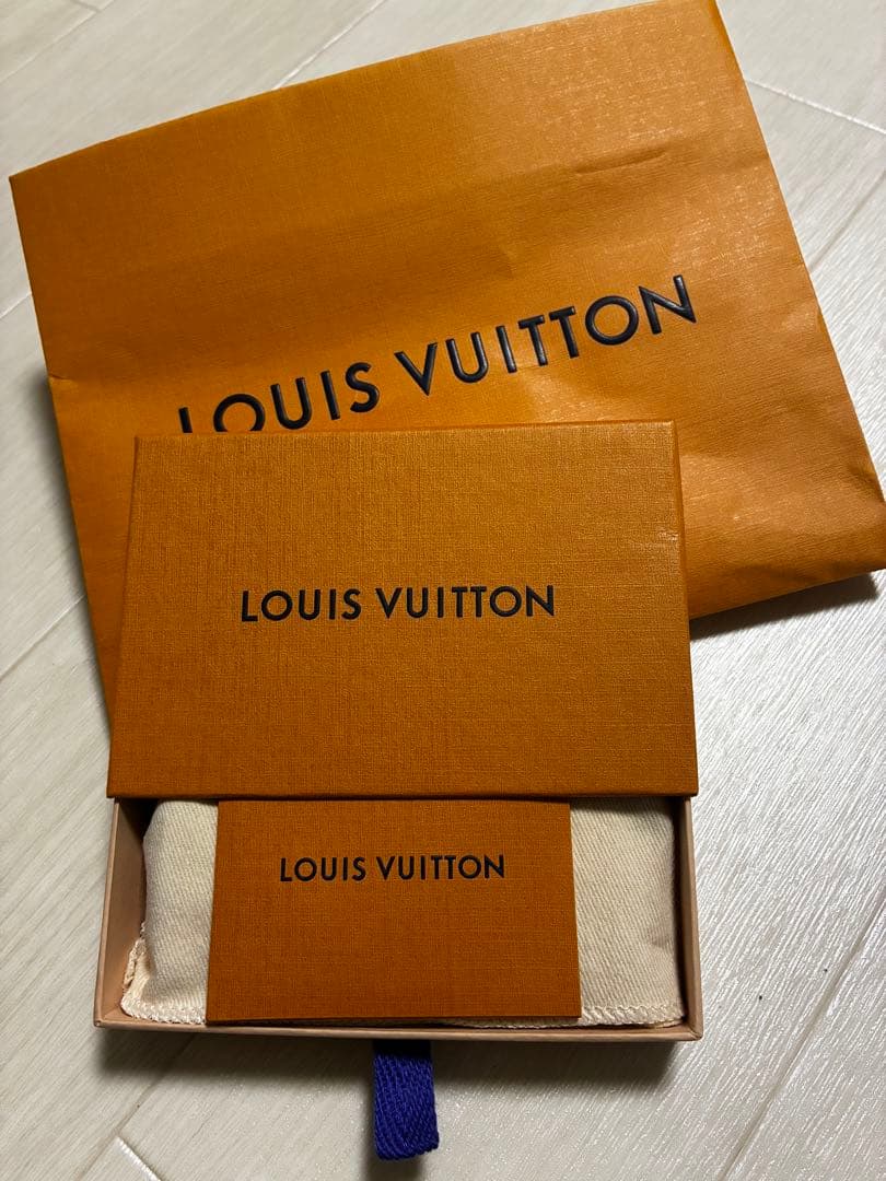 ルイヴィトン ミュルティクレ6 キーケース ノワール アンプラント