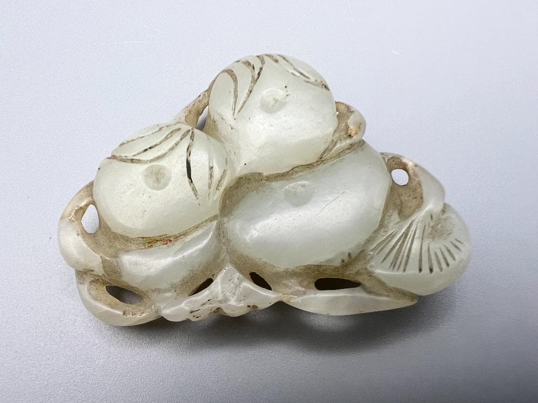 お酒大好き古玉　和田玉　松彫　根付　手彫　重量約22g