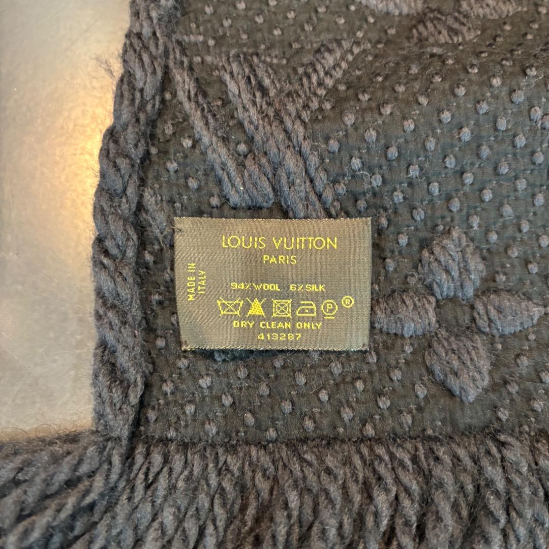 LOUIS VUITTON エンシャルプ ロゴマニア モノグラムマフラー