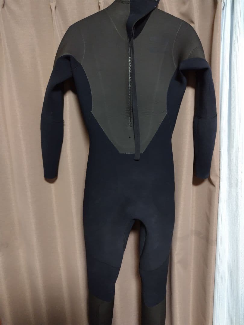 BILLABONG 3/3mmセミドライ ウェットスーツ　MLサイズ