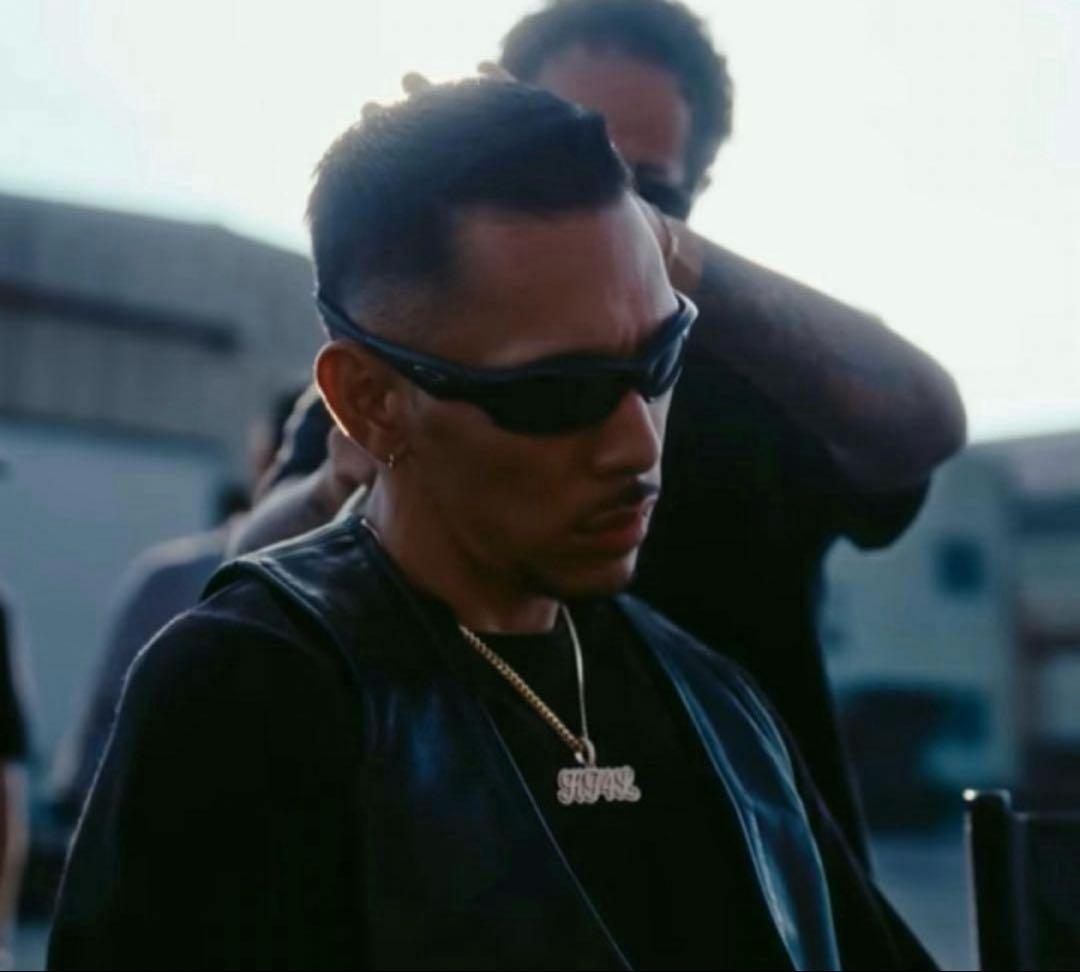 oakley straight jacket io着用オークリーサングラス