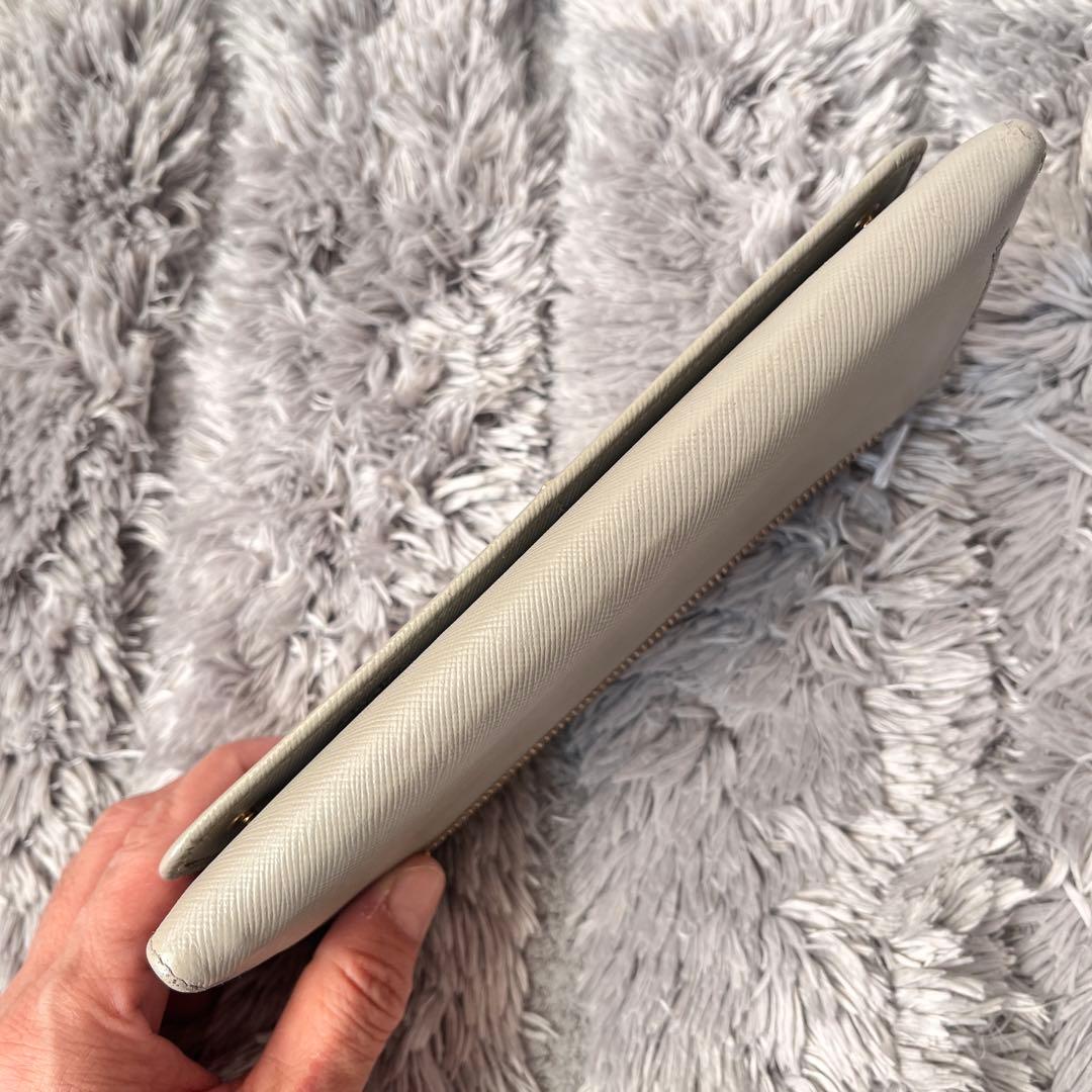 良品✨PRADA サフィアーノ　長財布　メタルロゴ　グレージュ　レディース