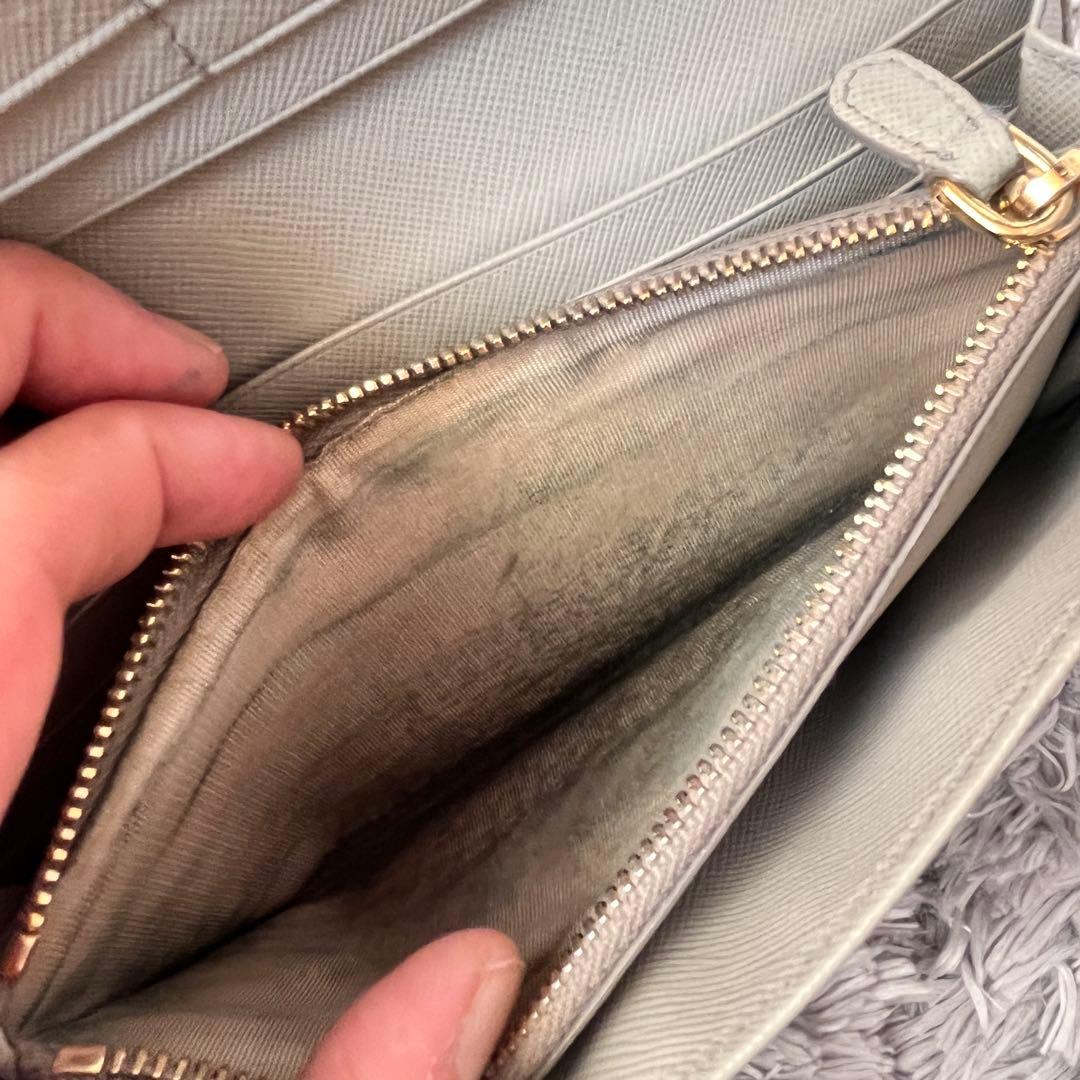 良品✨PRADA サフィアーノ　長財布　メタルロゴ　グレージュ　レディース