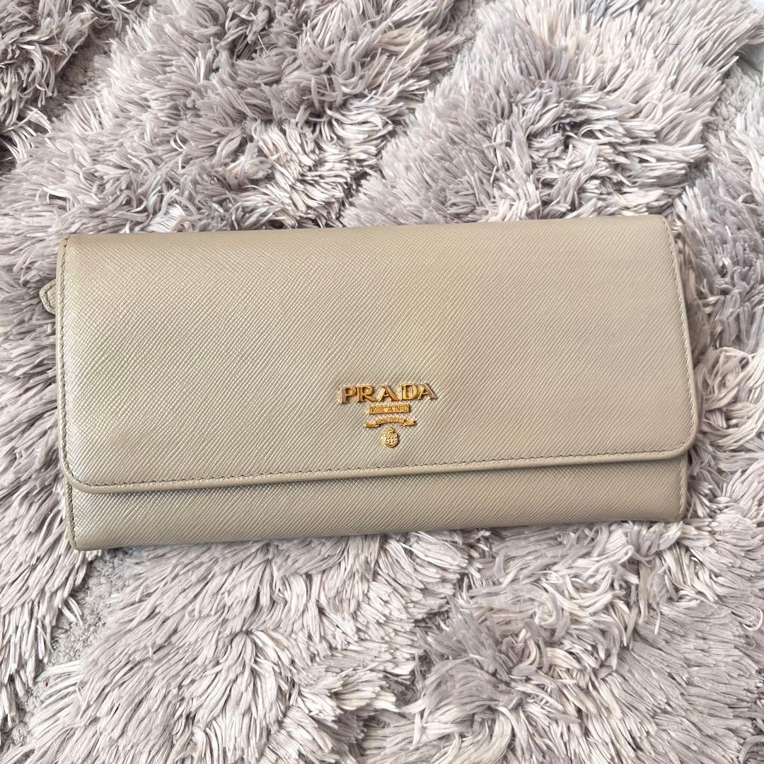 良品✨PRADA サフィアーノ　長財布　メタルロゴ　グレージュ　レディース