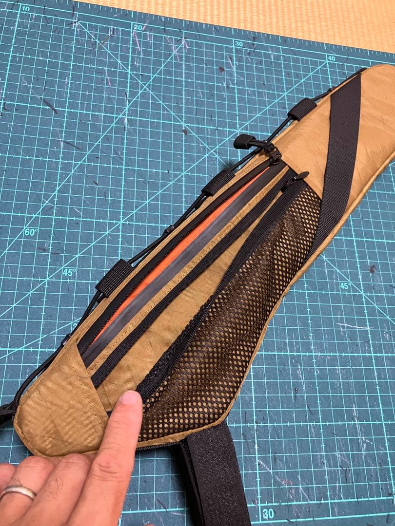 パイナップルフレームバッグ