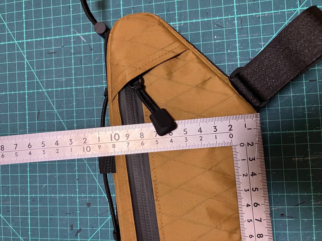 パイナップルフレームバッグ