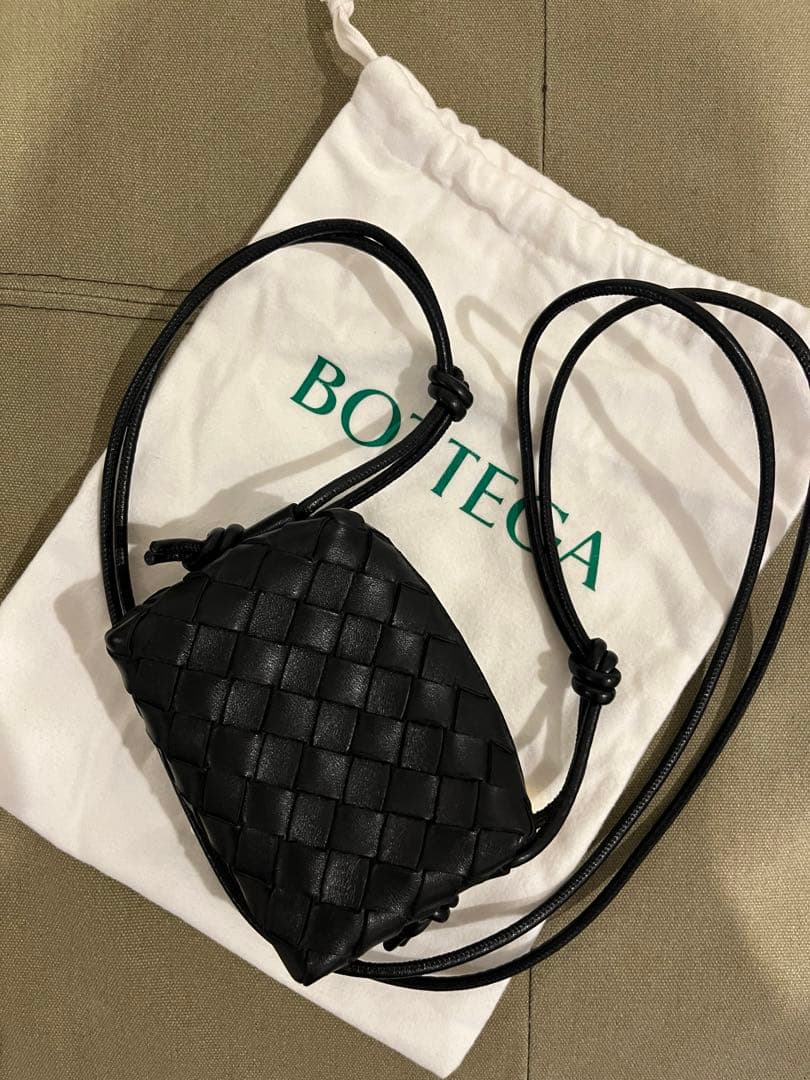 14万→12.5万！美品未使用ボッテガヴェネタ キャンディーループカメラバッグ