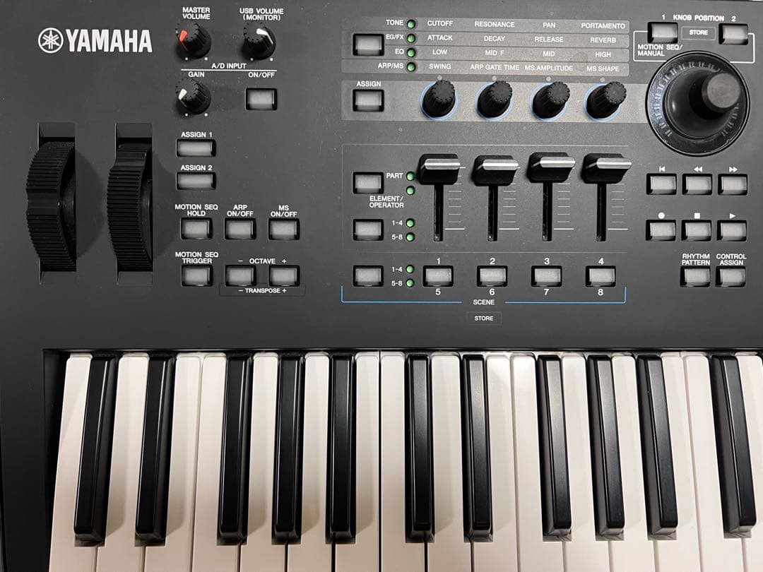 YAMAHA MODX6(キャリーバッグ・ダンパー付き)