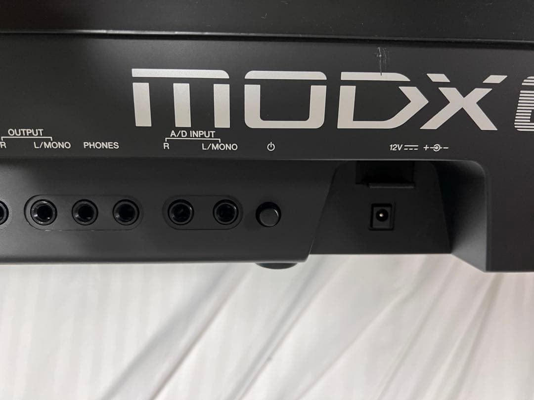 YAMAHA MODX6(キャリーバッグ・ダンパー付き)
