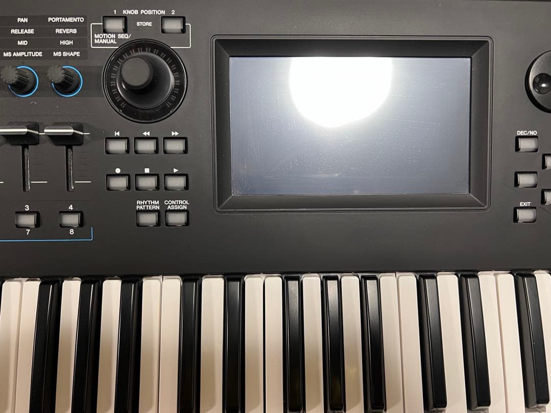 YAMAHA MODX6(キャリーバッグ・ダンパー付き)