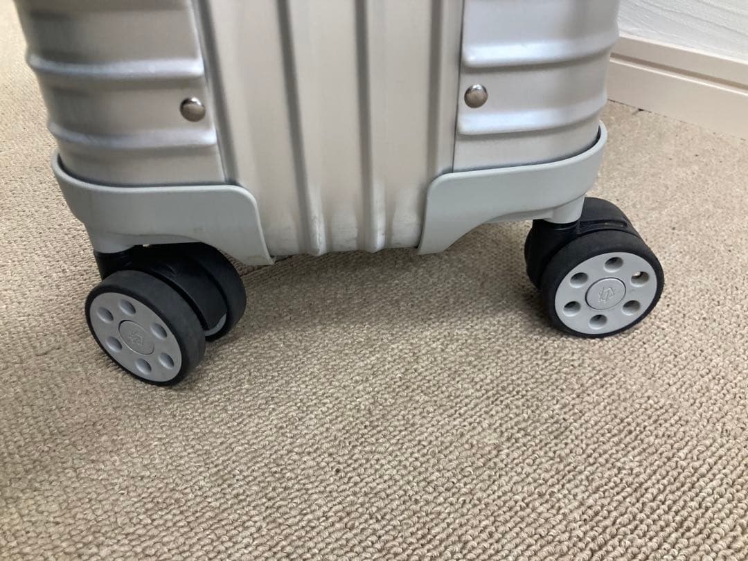 RIMOWA パイロット スーツケース（購入の前にコメントください）