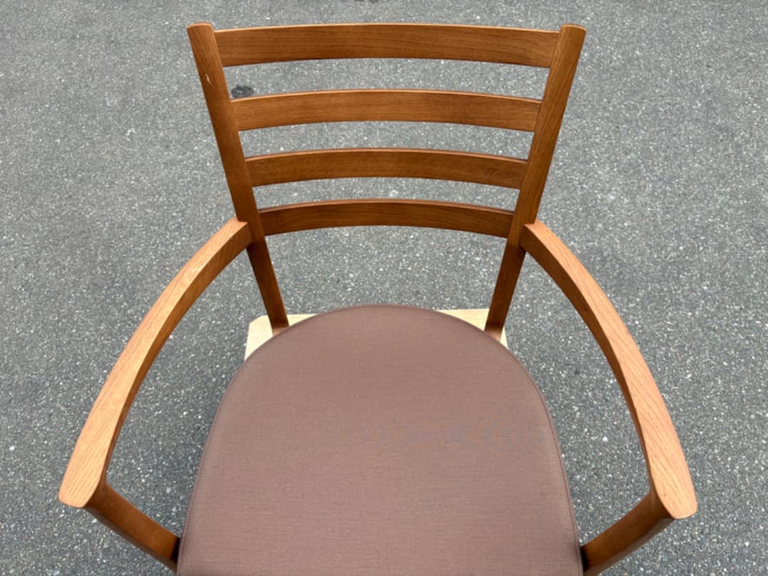 カリモク　karimoku　ダイニングチェア　肘掛け椅子　アームチェア　CW39