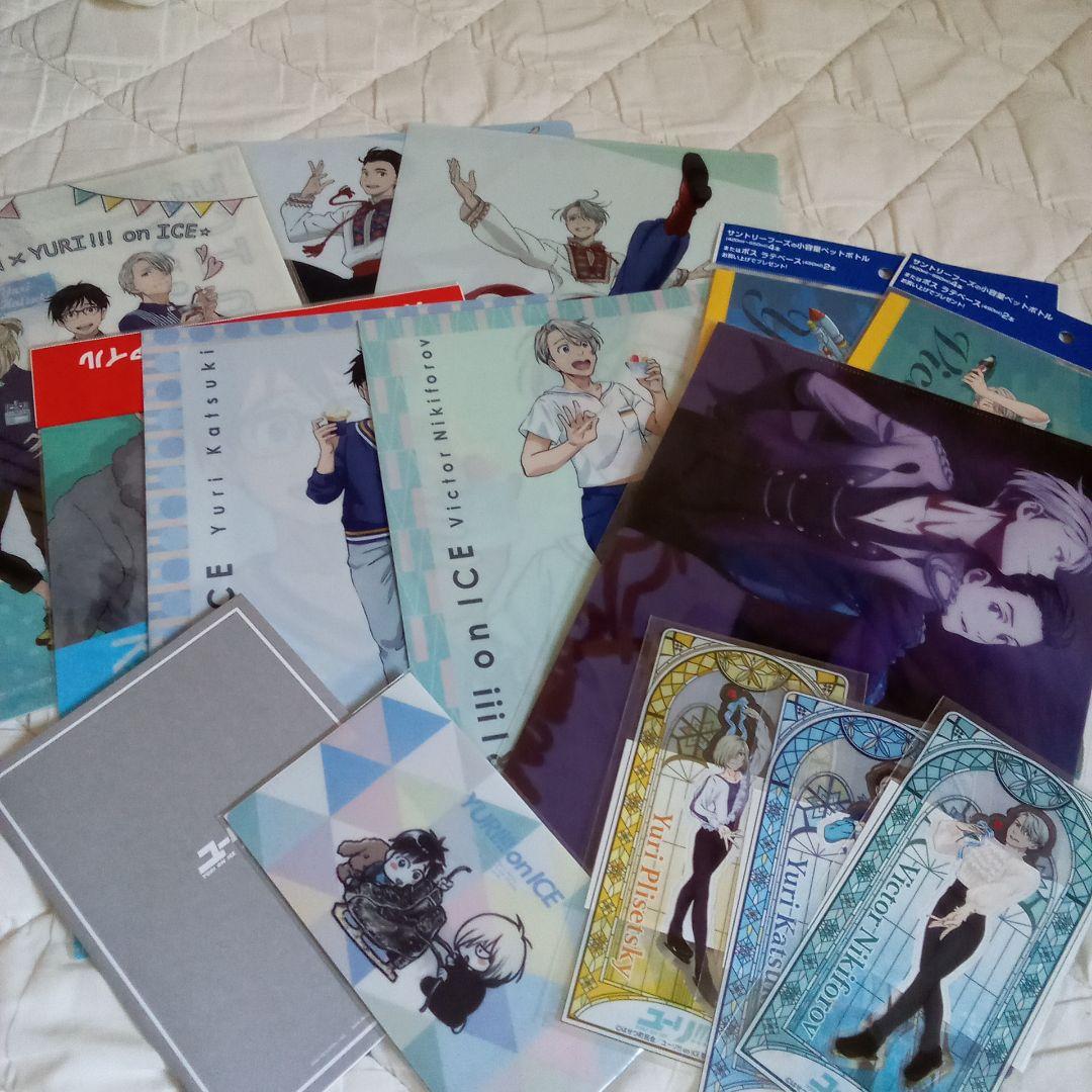 ユーリ!!! on ICE考察集＆ DVD全6巻収納BOX初回特典＆雑誌＆グッズ