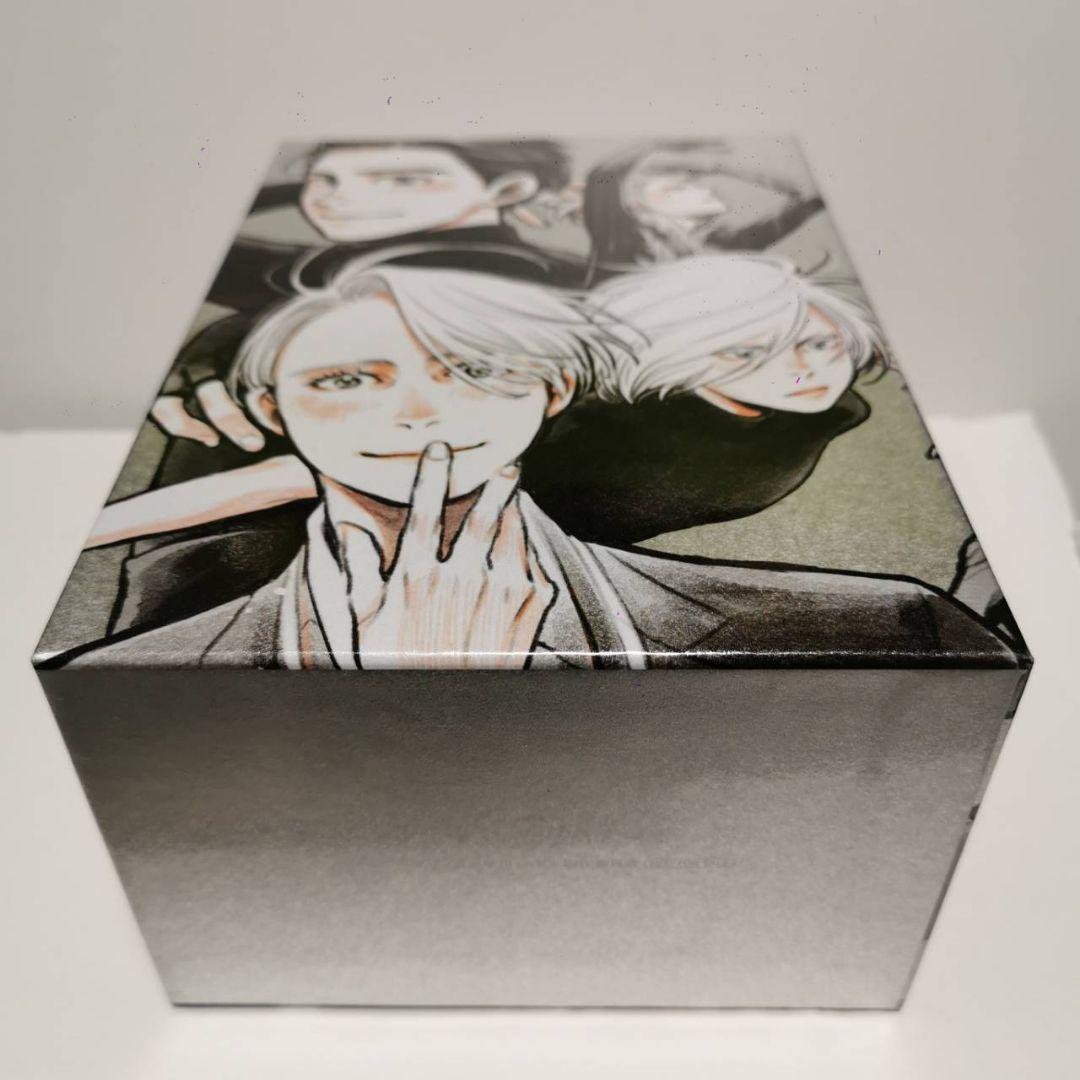 ユーリ!!! on ICE考察集＆ DVD全6巻収納BOX初回特典＆雑誌＆グッズ