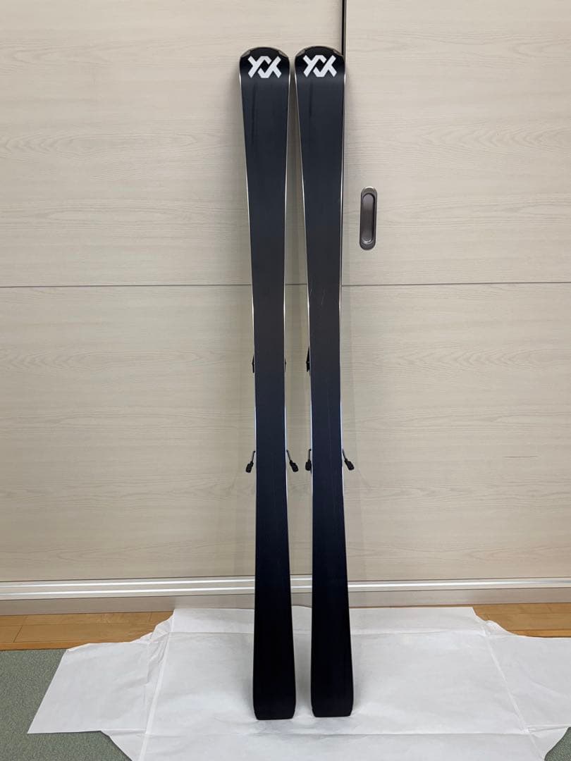 Völkl Racetiger SX スキー