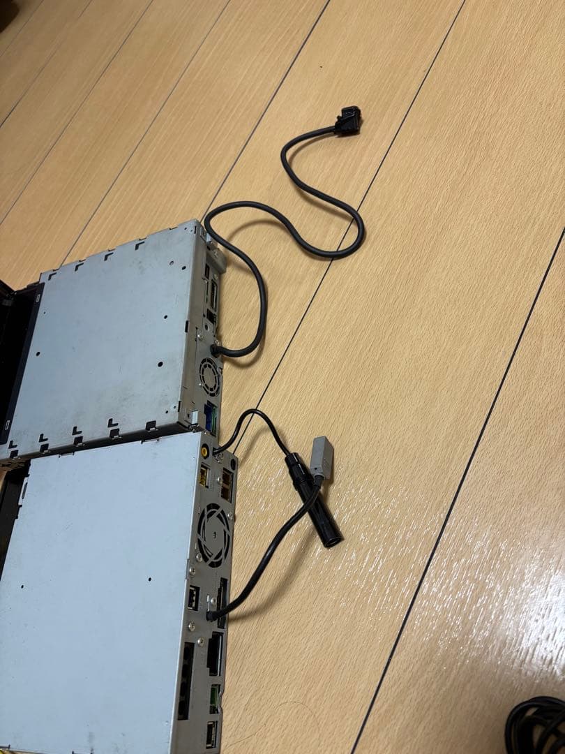 AVIC-VH09 サイバーナビ　フラップ不良