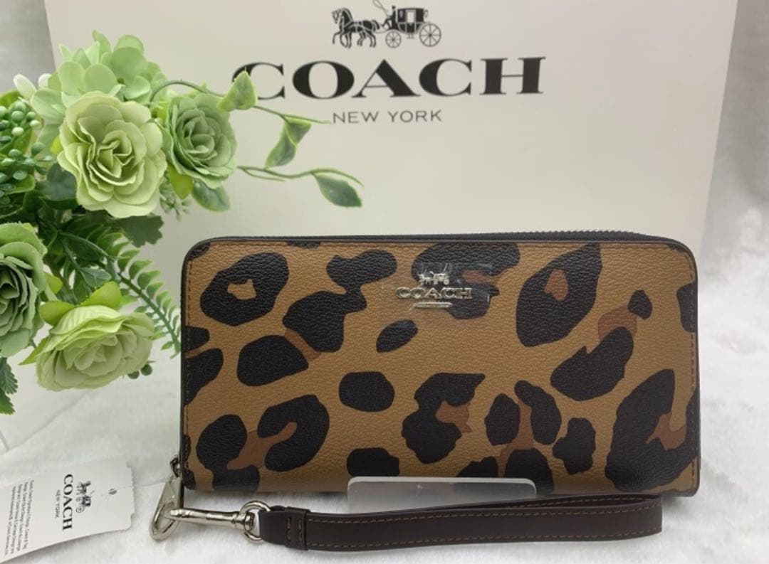 新品未使用コーチ長財布ヒョウ柄ラウンドファスナーレディースメンズ送料無料即日発送