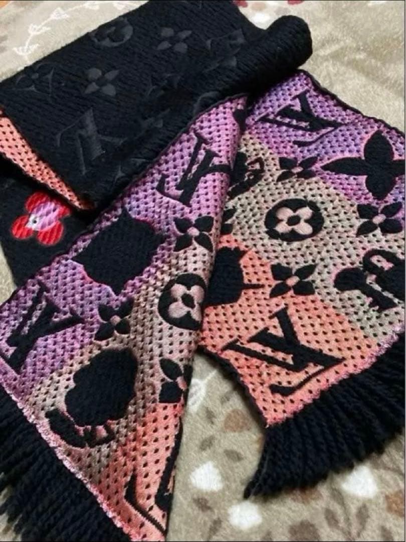 Louis Vuitton ロゴマニア レインボー レア品【美品】マフラー