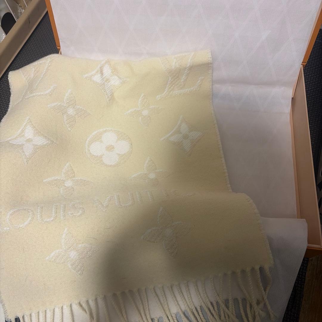 Louis Vuitton クリーム色 マフラー