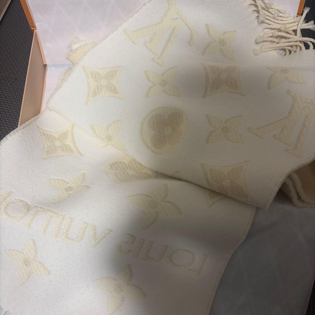 Louis Vuitton クリーム色 マフラー