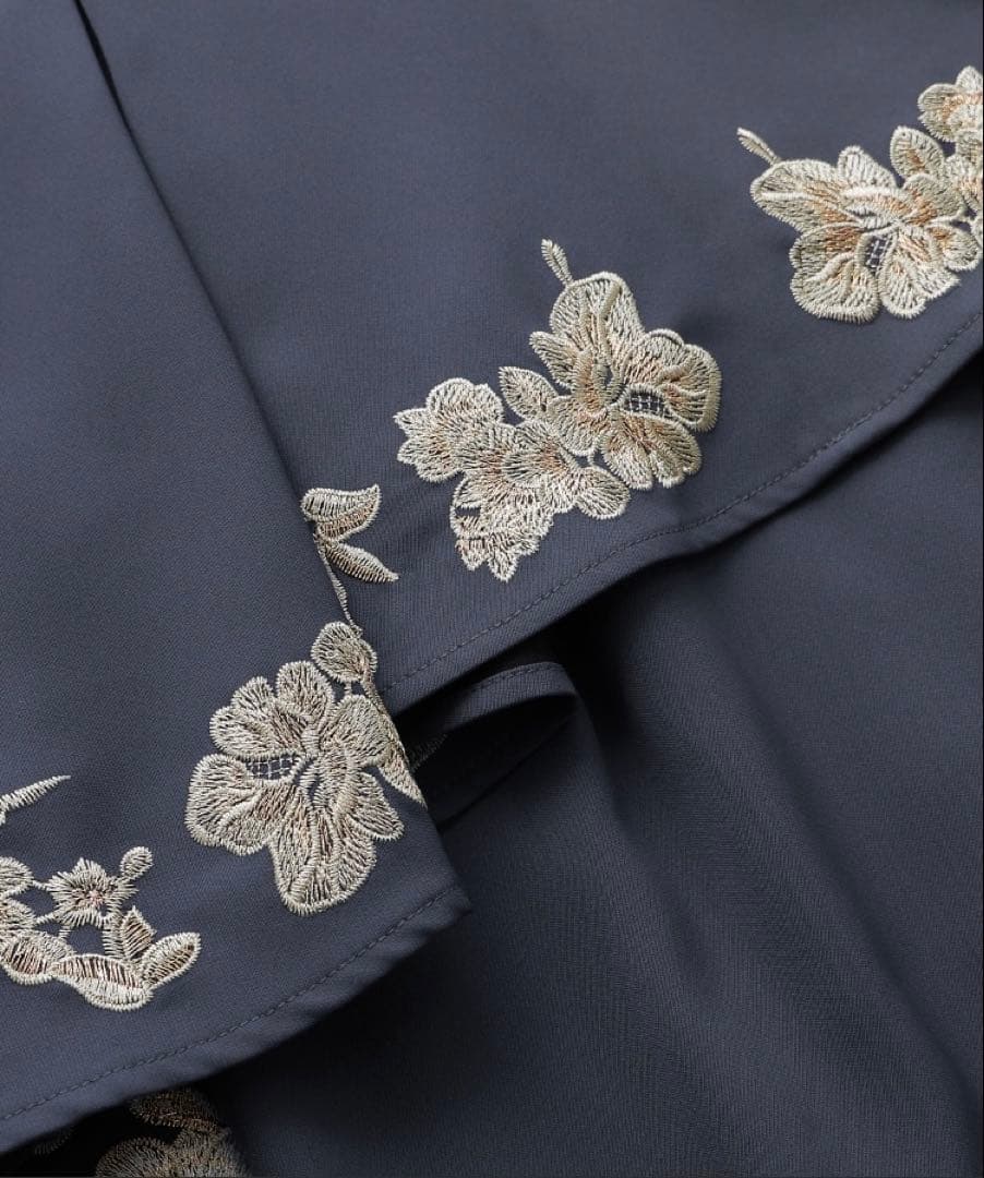 【美品】刺繍ペプラムビスチェ＆Iラインドレスセットアップ　ブラック