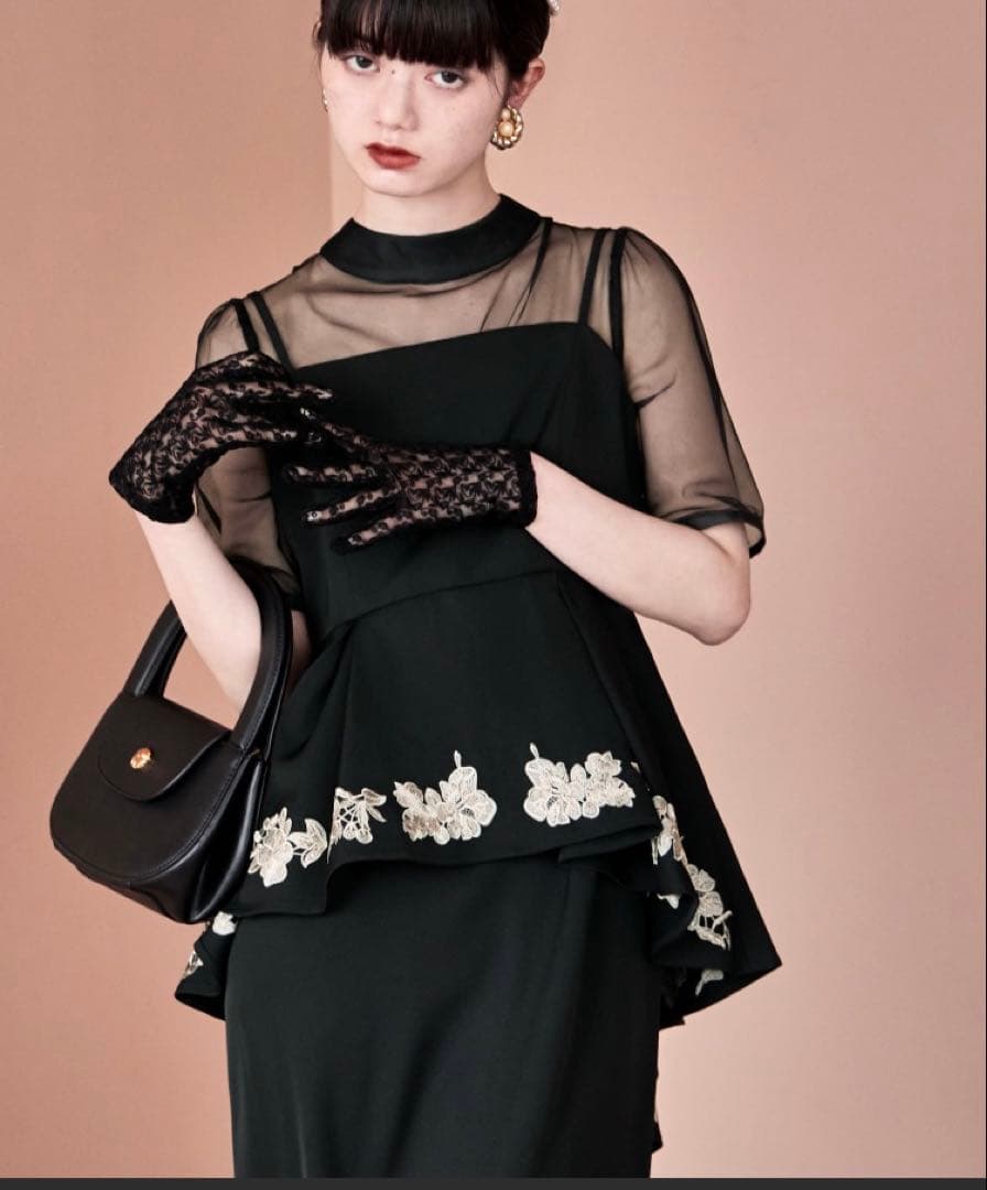 【美品】刺繍ペプラムビスチェ＆Iラインドレスセットアップ　ブラック