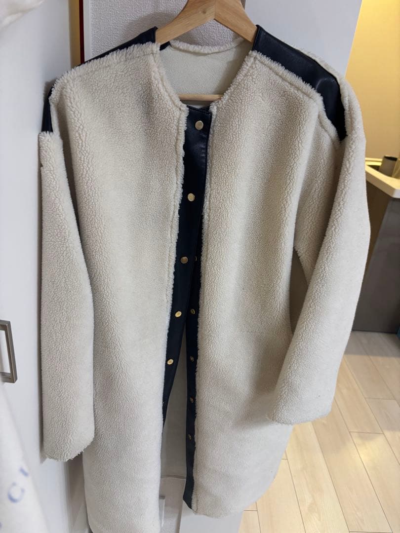 allureville アルアバイル　リバーシブルノーカラーボアコート