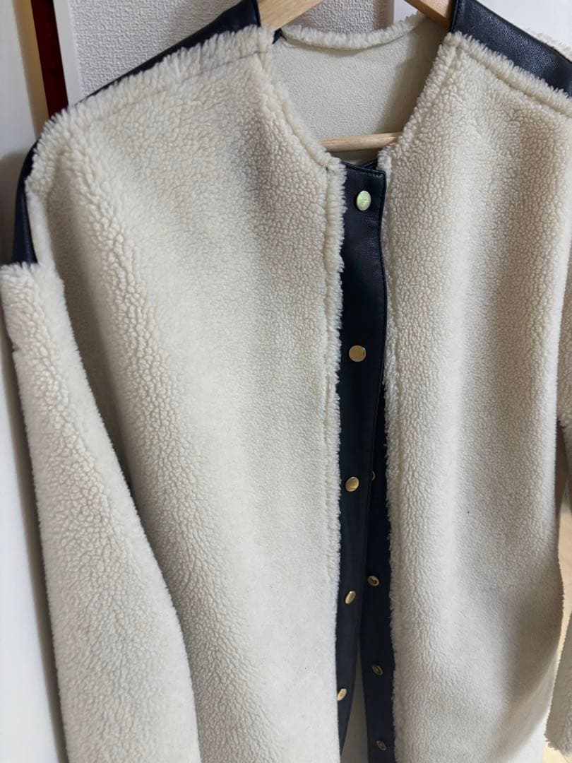 allureville アルアバイル　リバーシブルノーカラーボアコート