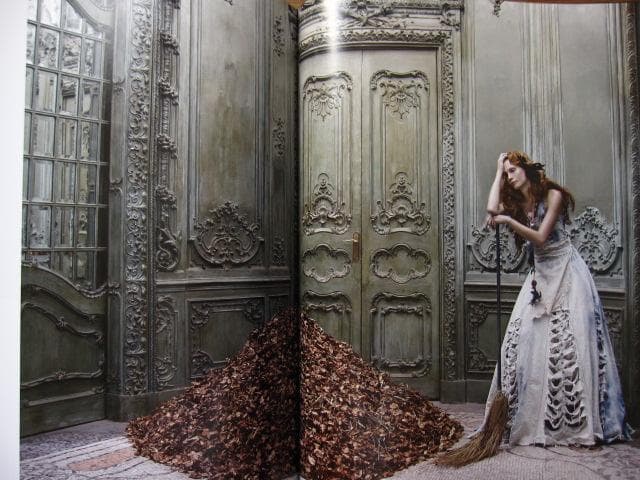 REVUE Eugenio Recuenco エウへニオ・レクエンコ