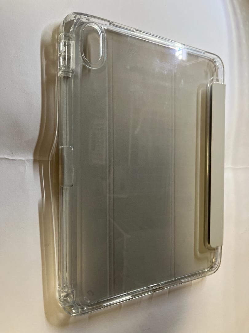 ipad (第10世代) シルバー Wi-Fi　☆ガラスフィルム及びケース付き☆