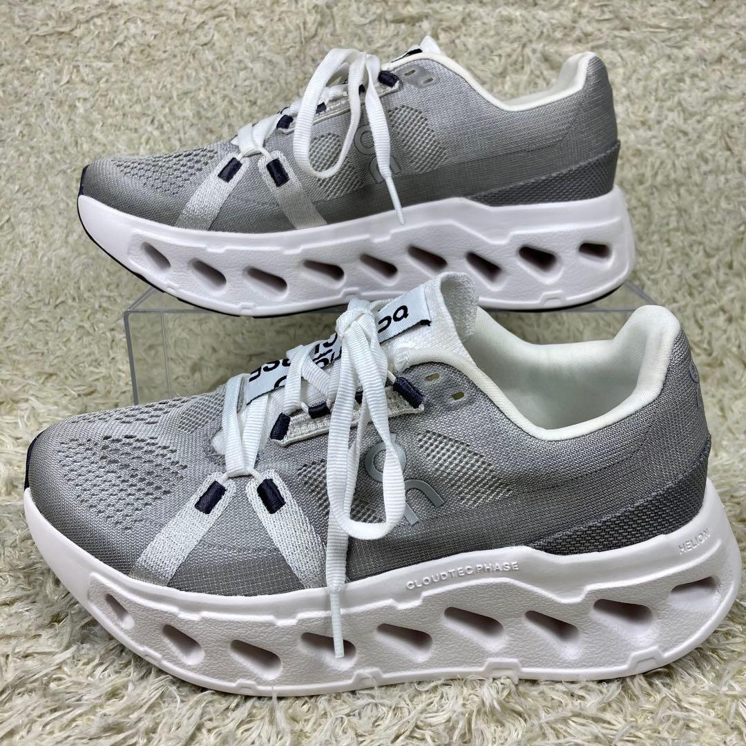 『未使用』On Cloudeclipse スニーカー 厚底 ランニングシューズ