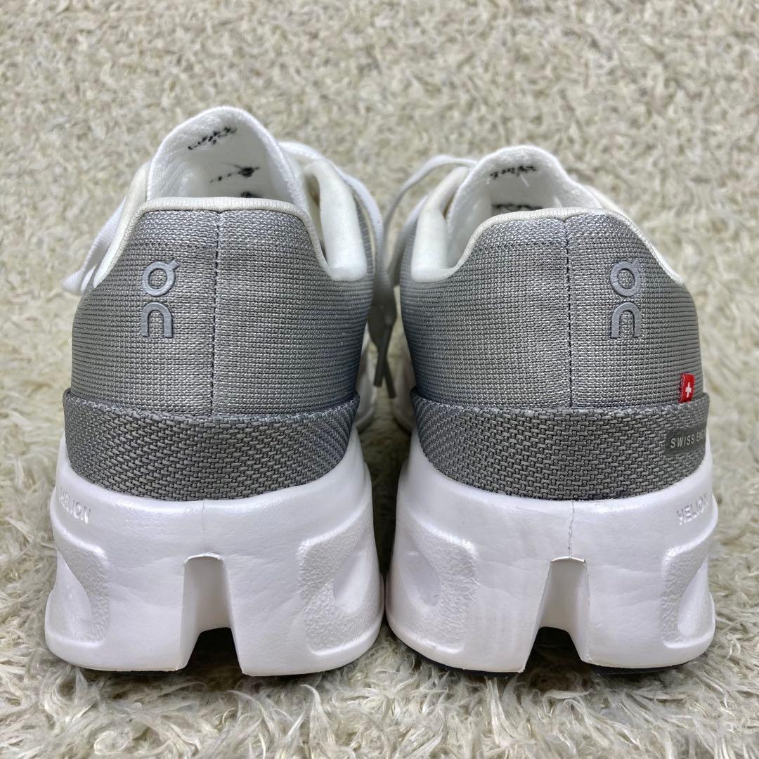 『未使用』On Cloudeclipse スニーカー 厚底 ランニングシューズ