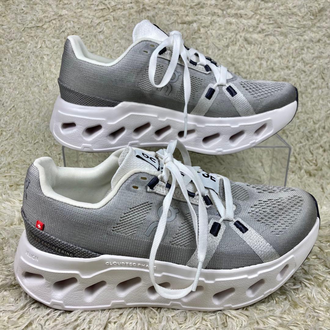 『未使用』On Cloudeclipse スニーカー 厚底 ランニングシューズ
