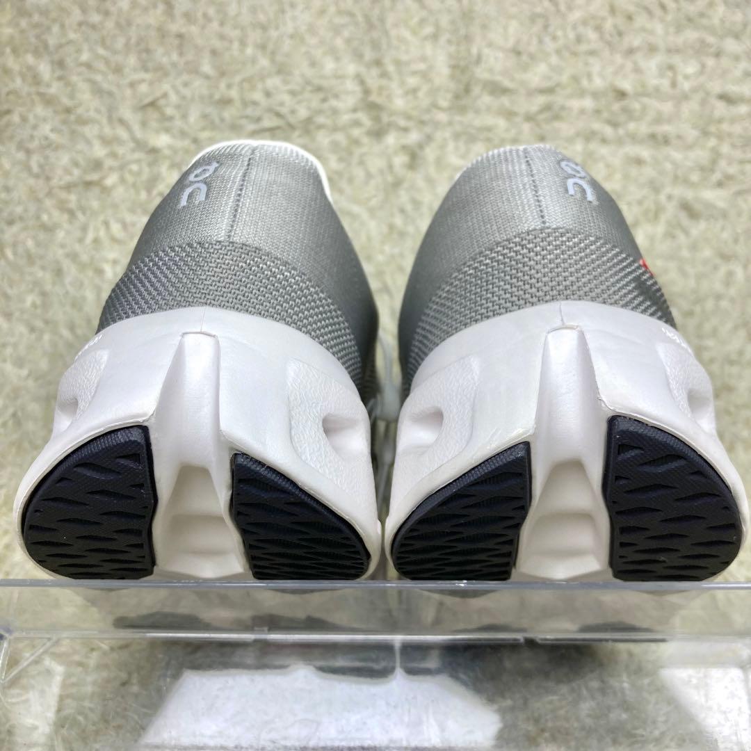 『未使用』On Cloudeclipse スニーカー 厚底 ランニングシューズ