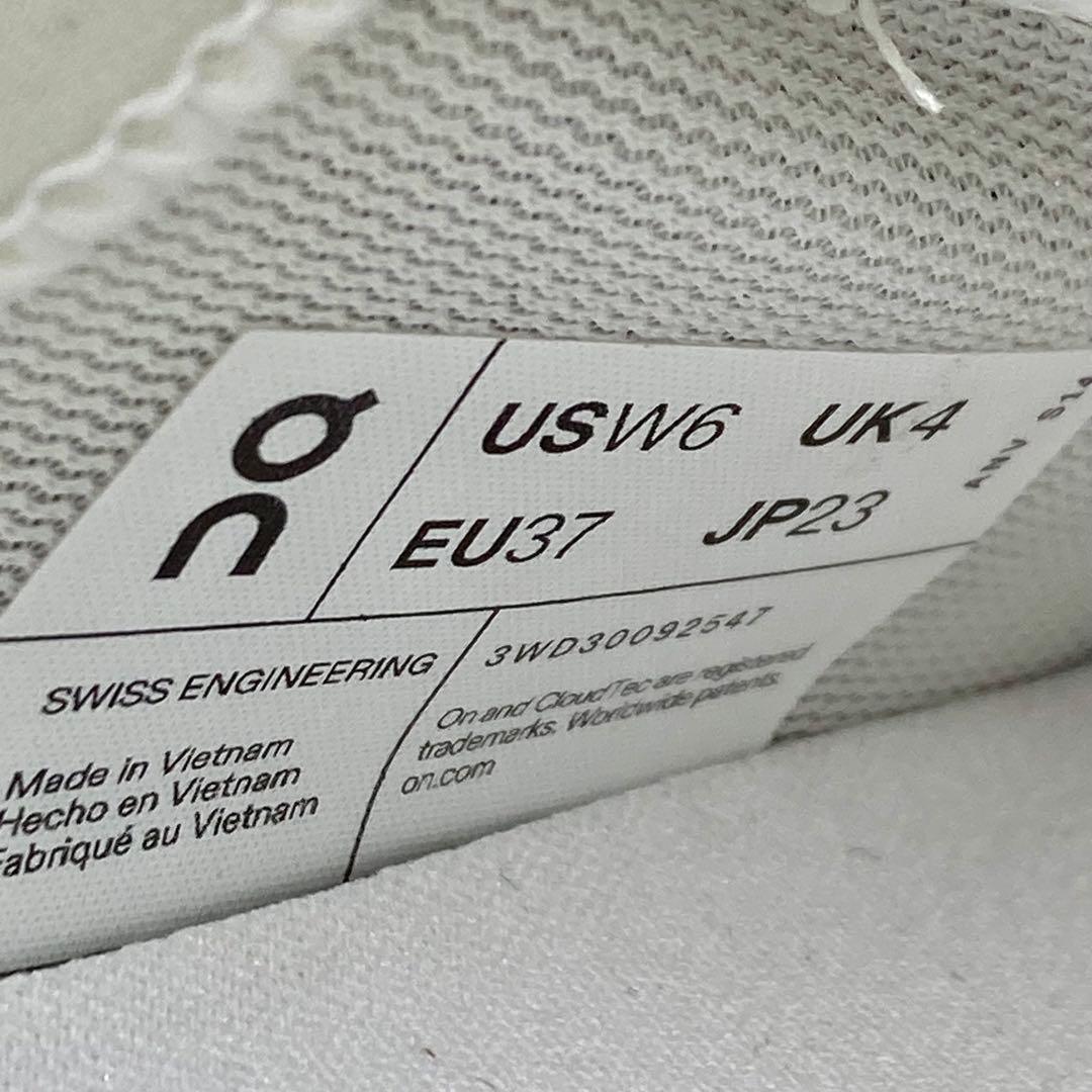 『未使用』On Cloudeclipse スニーカー 厚底 ランニングシューズ