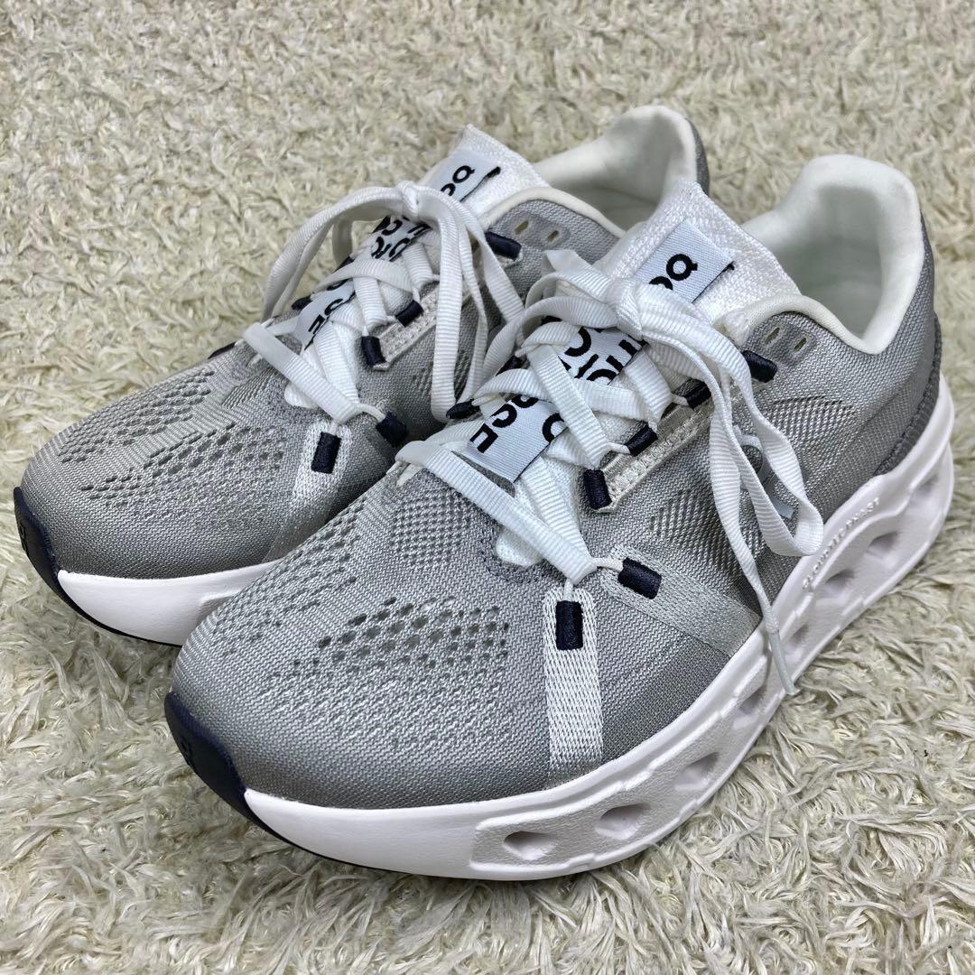 『未使用』On Cloudeclipse スニーカー 厚底 ランニングシューズ