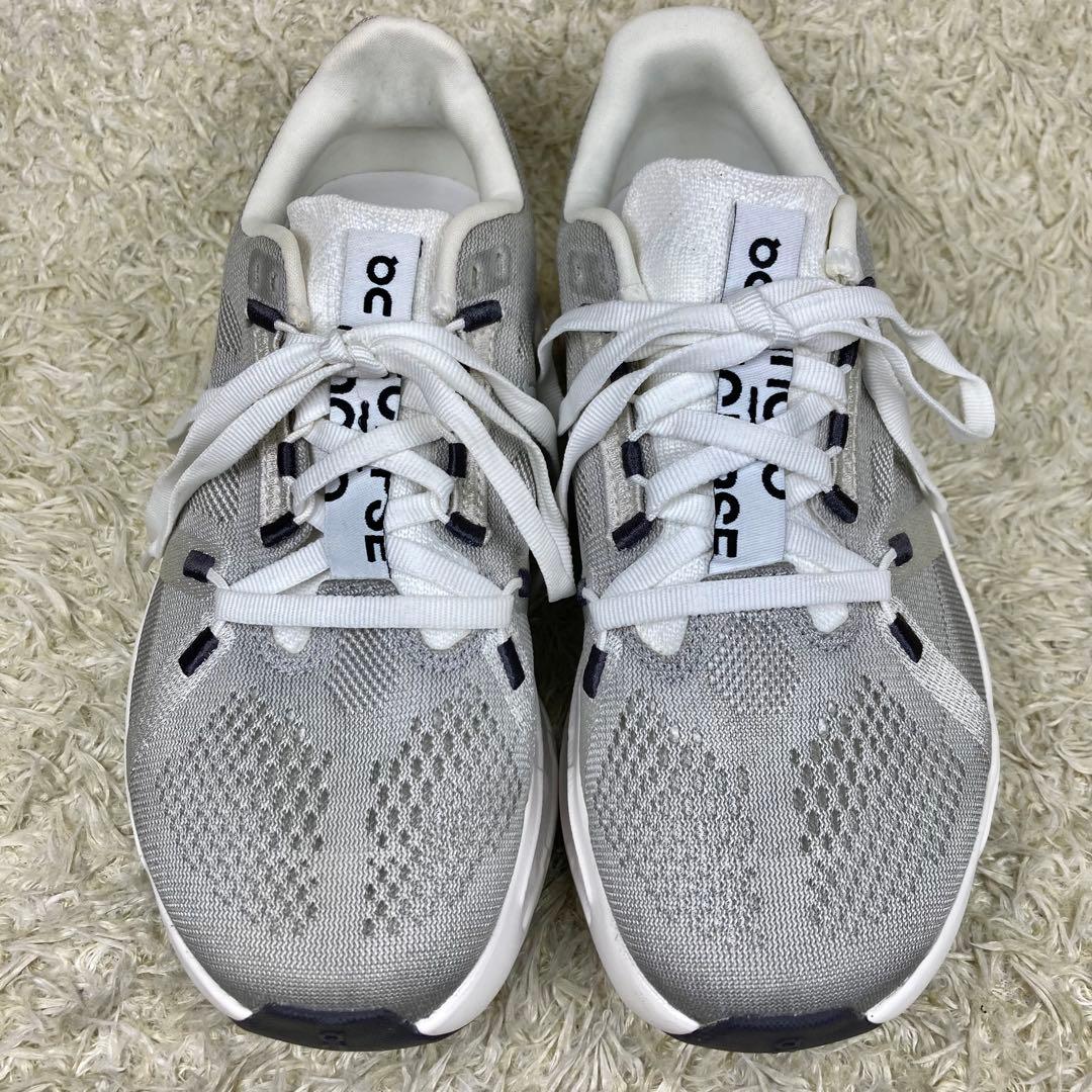 『未使用』On Cloudeclipse スニーカー 厚底 ランニングシューズ