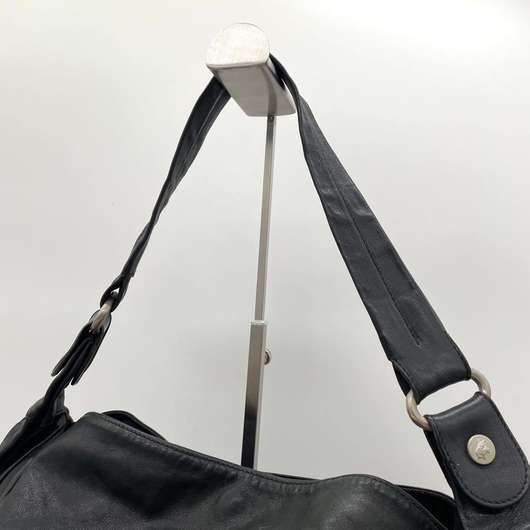 【美品】イルビゾンテ　ショルダーバッグ　ハーフムーン　ロゴ型押し　レザー　黒
