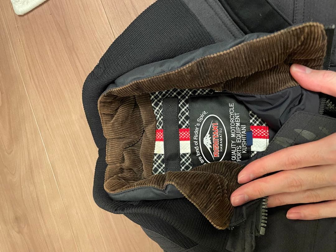 クシタニ ウィンターアーカナリブブルゾン