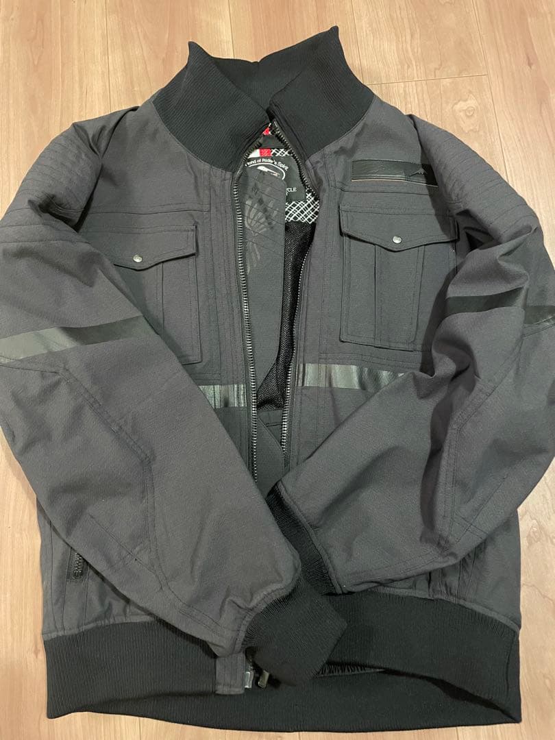 クシタニ ウィンターアーカナリブブルゾン