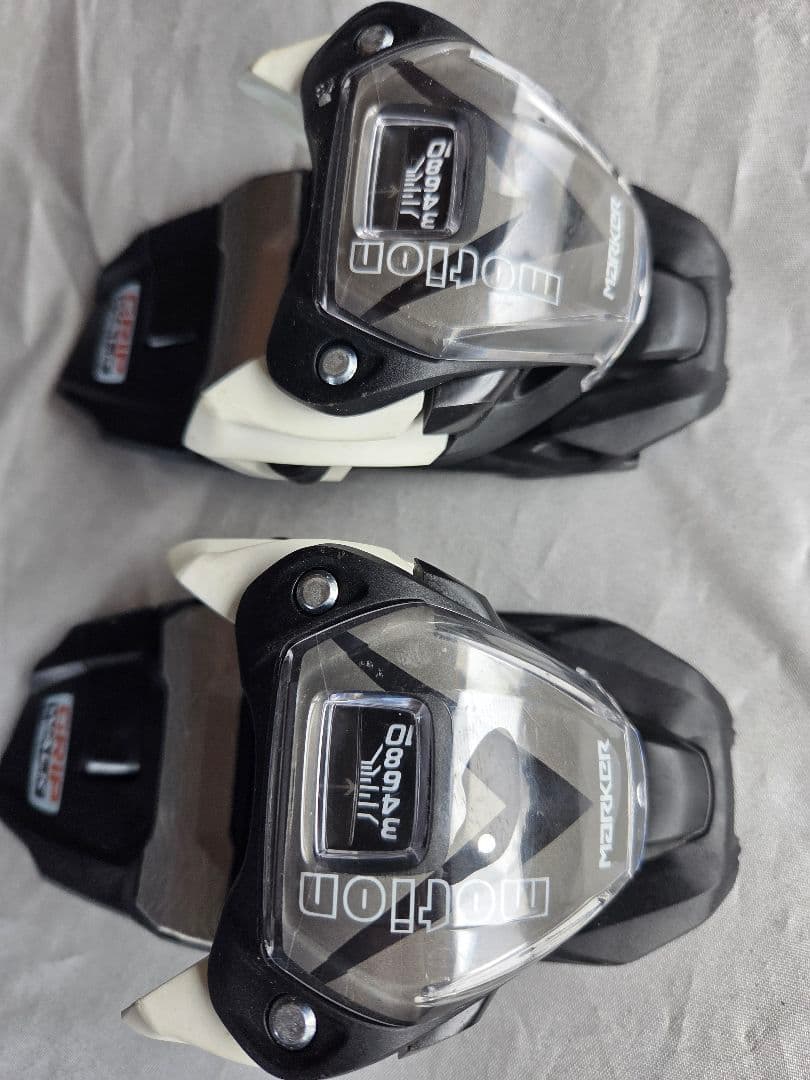 Marker motin10ビンディング ホワイト/ブラック