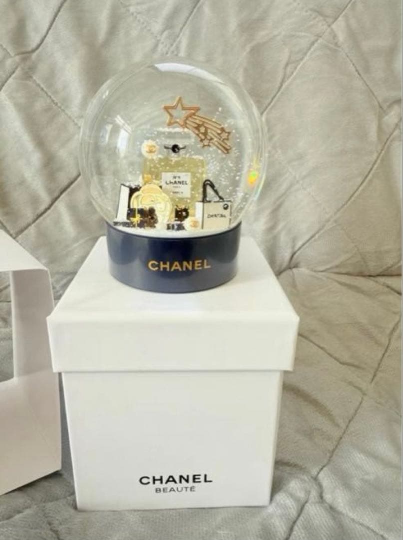シャネル　ノベルティ　スノードーム　2025ホリデー限定