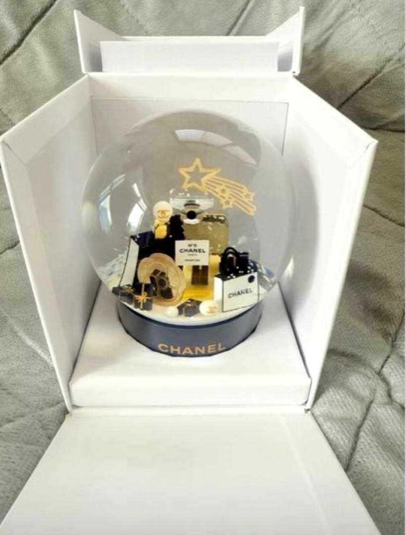 シャネル　ノベルティ　スノードーム　2025ホリデー限定