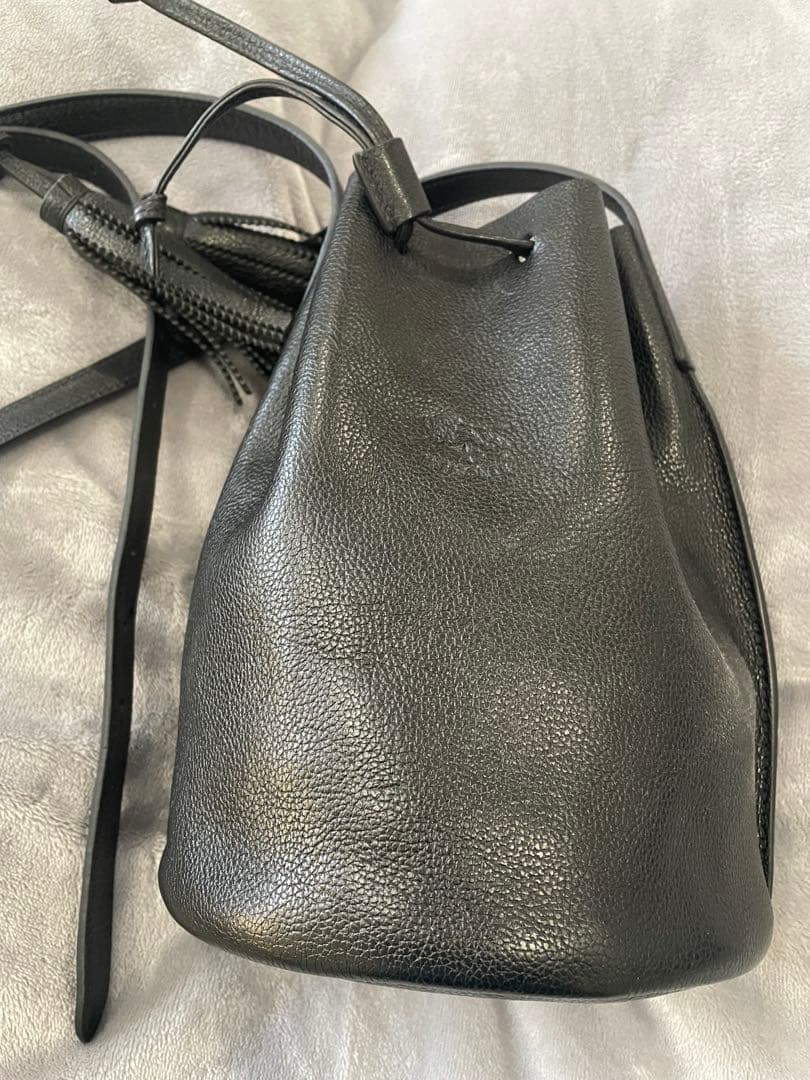 【美品】イルビゾンテ IL BISONTE ショルダーバッグ 巾着 レザー 黒