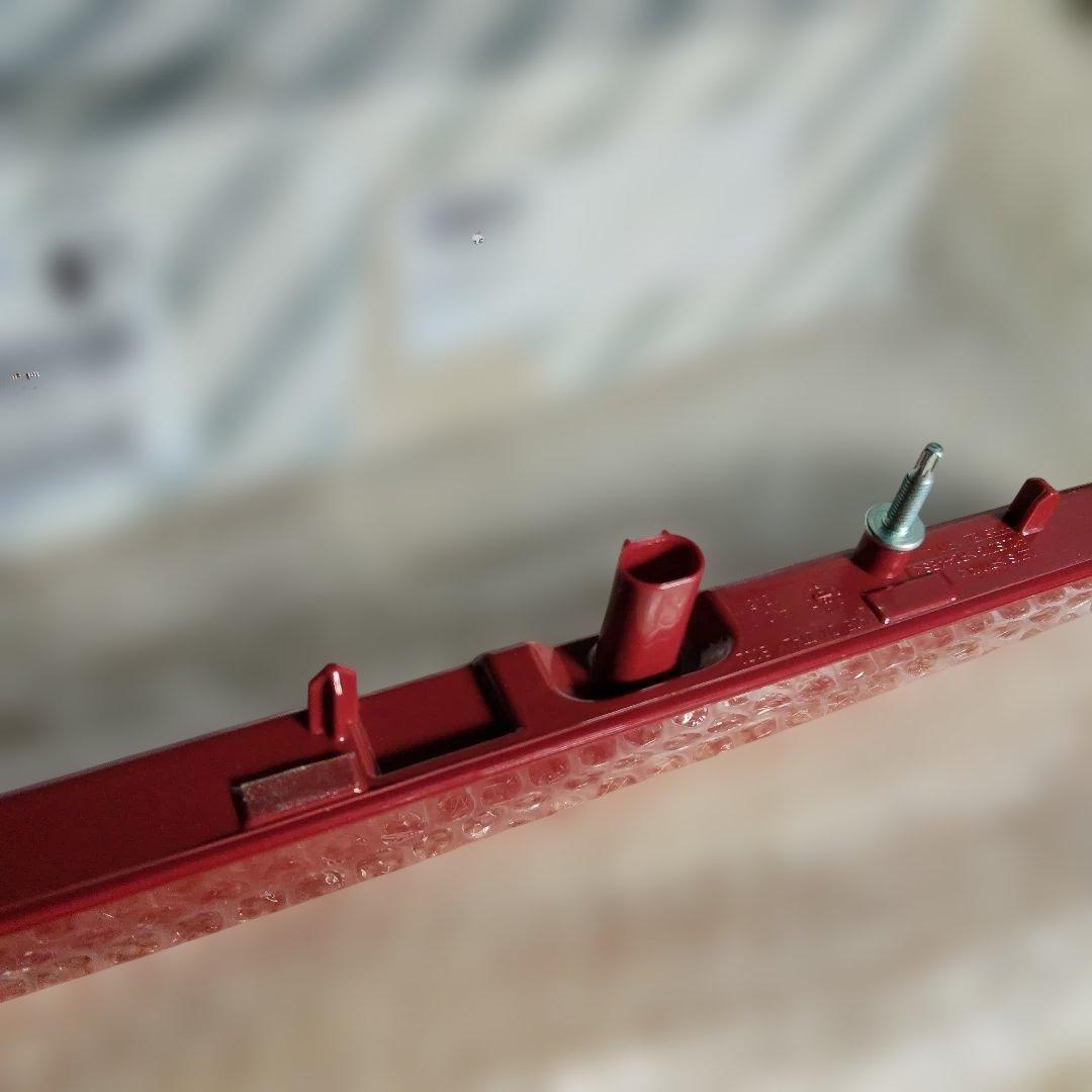 お値下げ【新品未使用】jeepレネゲード　ハイマウントストップランプ　純正部品