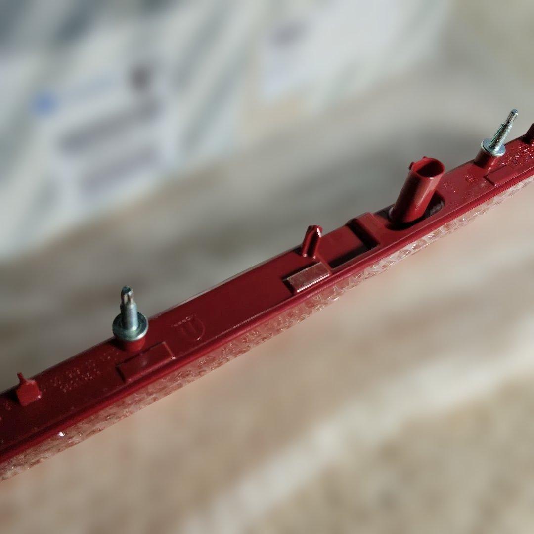 お値下げ【新品未使用】jeepレネゲード　ハイマウントストップランプ　純正部品