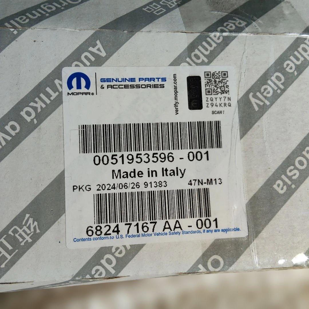 お値下げ【新品未使用】jeepレネゲード　ハイマウントストップランプ　純正部品