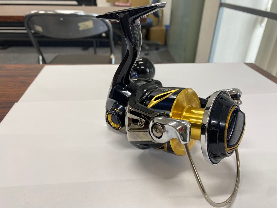 美品！シマノ　19ステラSW8000HGスピニングリール