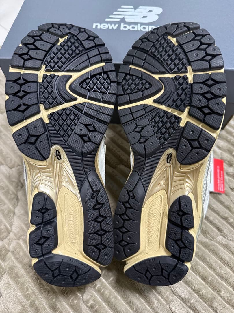 NEW BALANCE ニューバランス　スニーカー　M1906RP